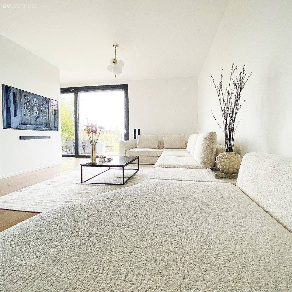 Ev Gezmesi: Sade ve Modern Halinden Taviz Vermeyen Bir Dekor!