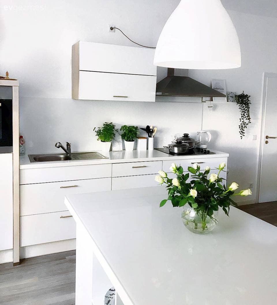 Ev Gezmesi: İskandinav Stile Feminen Dokunuşlar Katan Bir Dekor