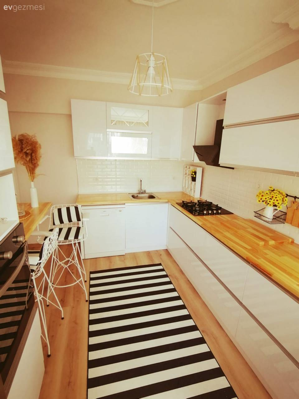 Öncesi&Sonrası: Modern Rustik Sıcaklığa Kavuşan Antalya Mutfağı