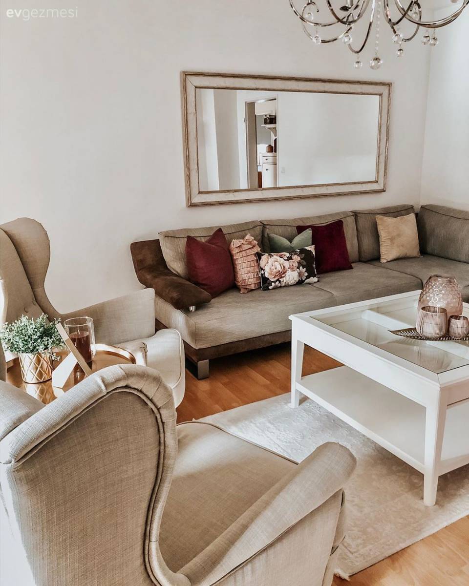 Bu Tatlı Evin Hem Bahçesinde Hem De İçinde Mevsim Hep Bahar