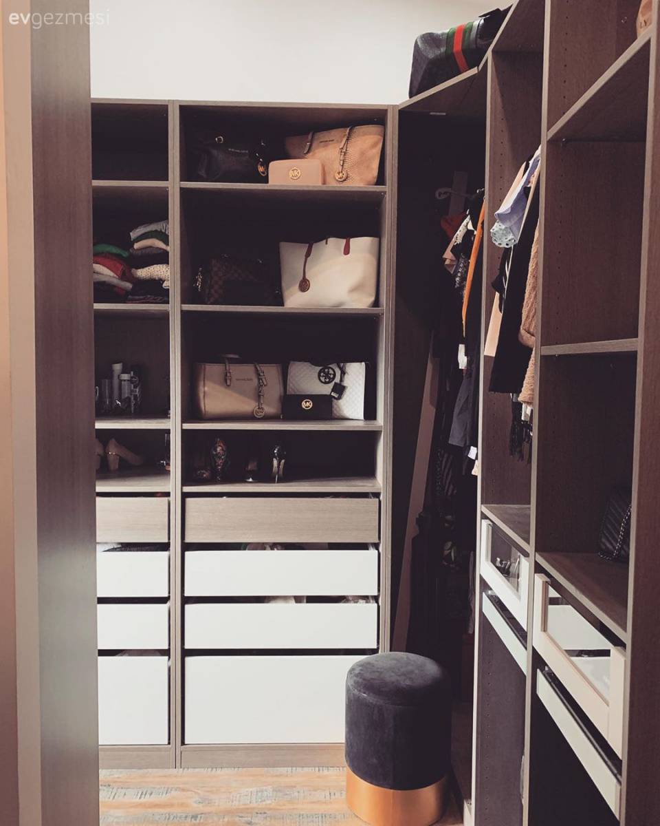 Size İlham Verecek 40+ Giyinme Odası Fikri ve Modeli