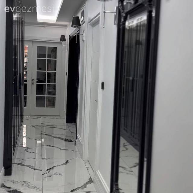 Bu Evin Vazgeçilmezleri Siyah, Beyaz ve Gri!