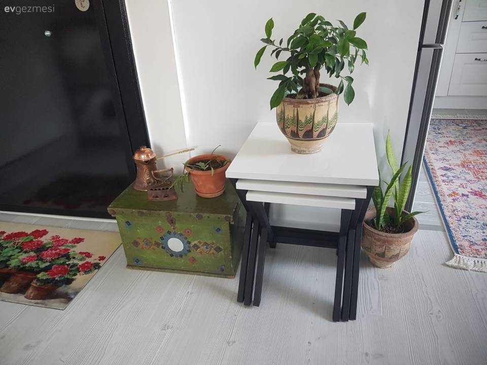 Düzensizlik Algısını Yıkan Bekar Evi: Sercan Bey'in Eklektik Dekoru