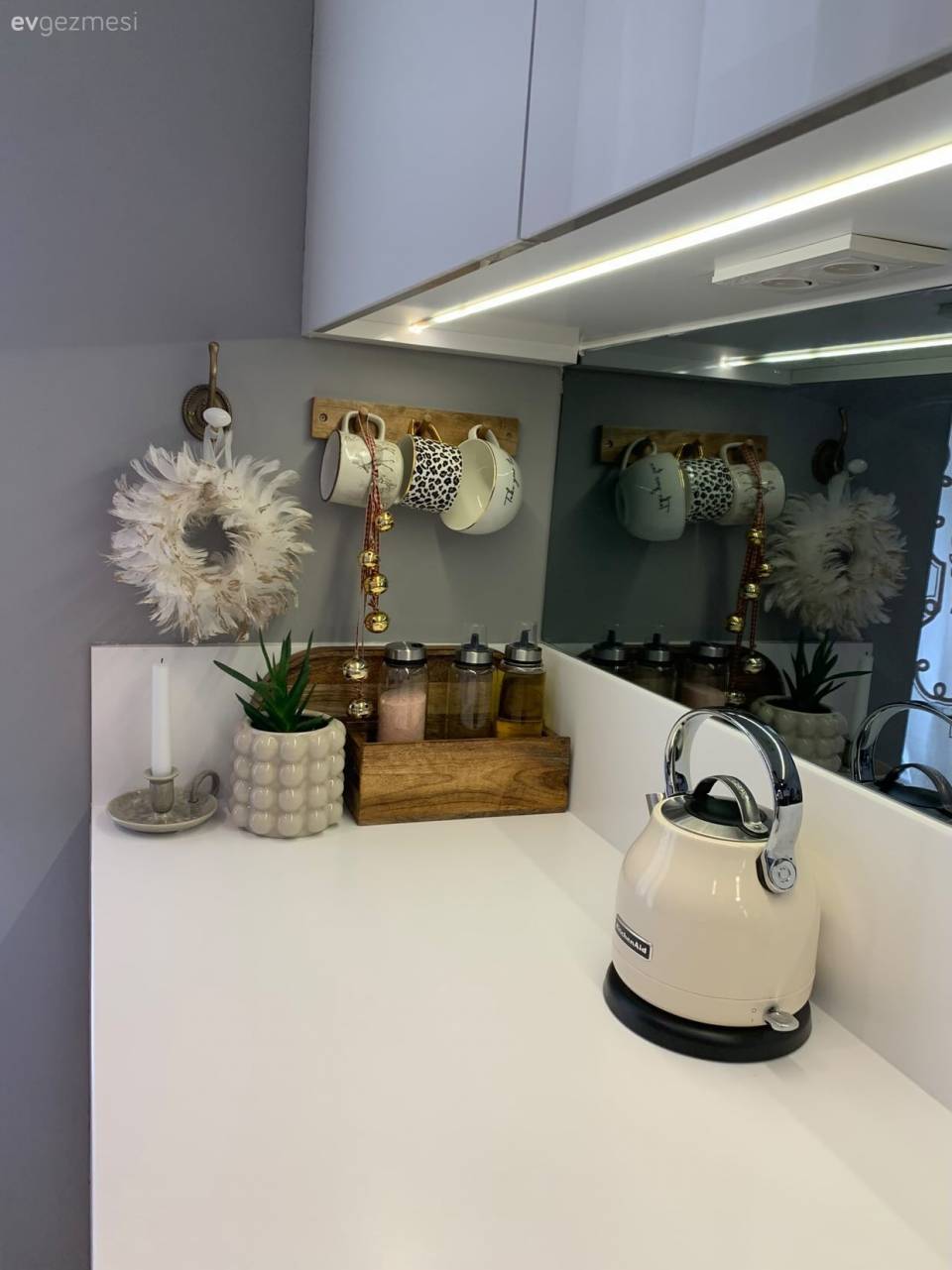 Bu Antalya Evi Modern Stili Country Eşliğinde Seviyor