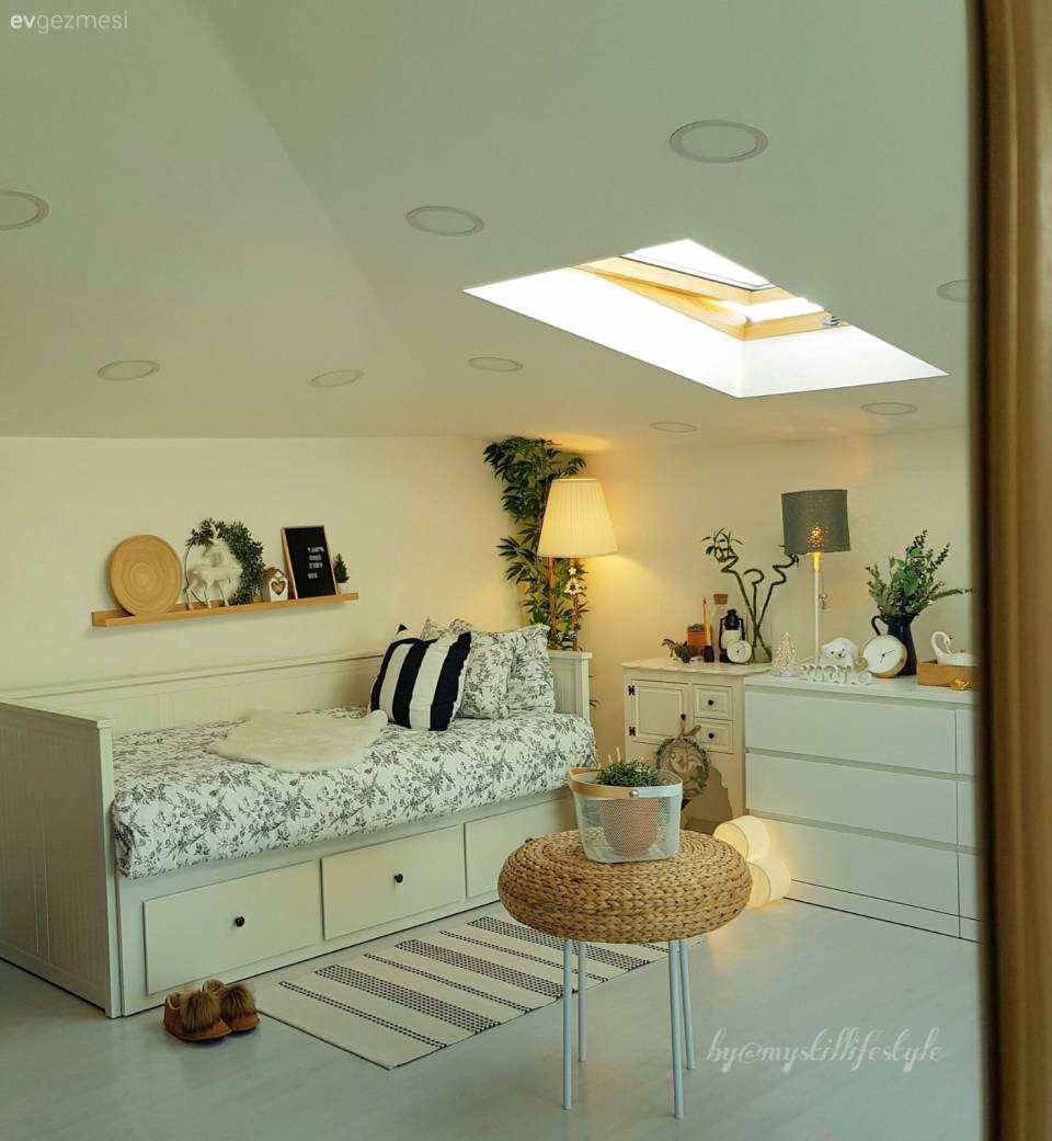 Çatı Katında Keyifli Bir Dünya: İstanbul'dan Bohem Bir Yatak Odası