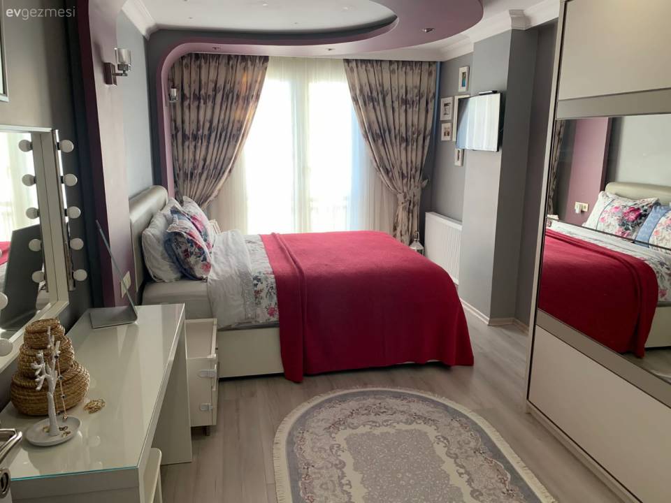 Yeşil Duvarlı Bu Evde Duvarlar Alanın Çekim Merkezi!