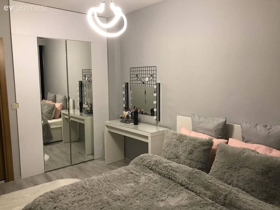 Bu İstanbul Evinde Modern Stile Yeşilin İddialı Tonu Eşlik Etmiş!