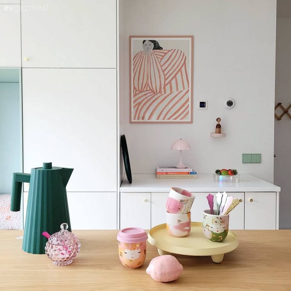 Standart Dekorlara Meydan Okuyan Karakteristik Bir Ev