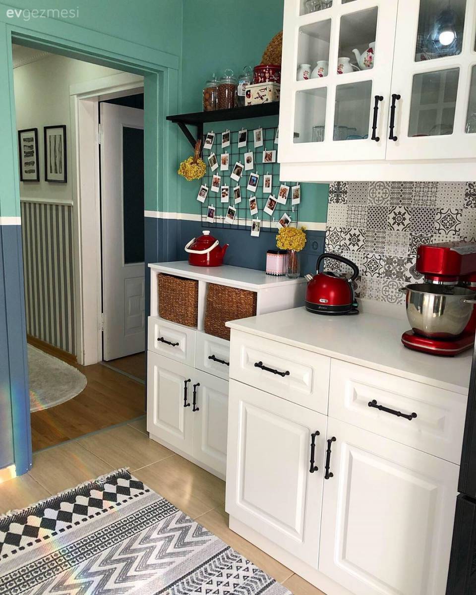 Modern Ruhlu Bu Salon Yeşil Duvarıyla Daha Bir Dikkat Çekici!