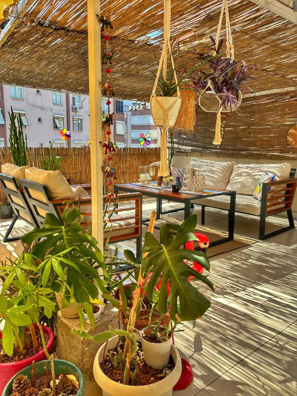 Apartmana Bağlı Bu Antalya Terasında Bali Esintileri Hakim