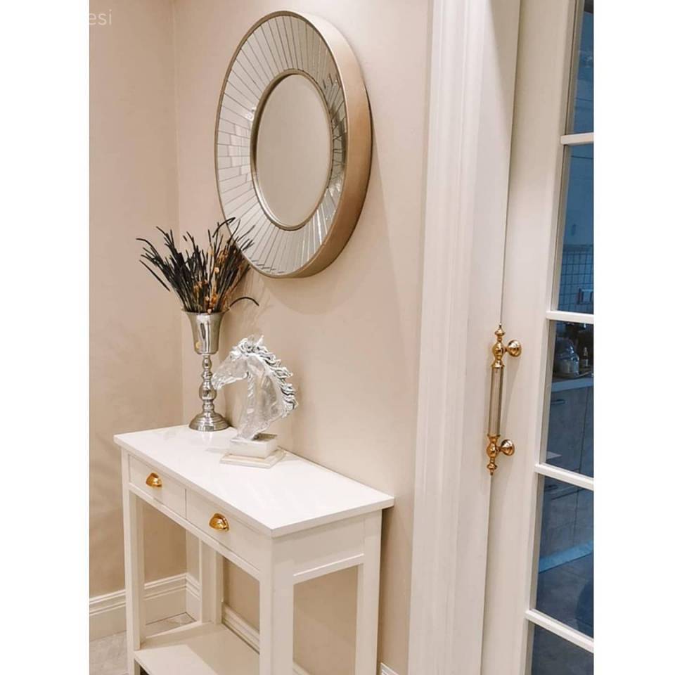 Açık Renkleri Seven Bu Ev Modern Tasarımları da Unutmamış!