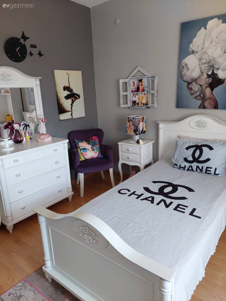 Bu İstanbul Evinde Uyumlu Renkler Işıltılarla Hareket Kazanmış