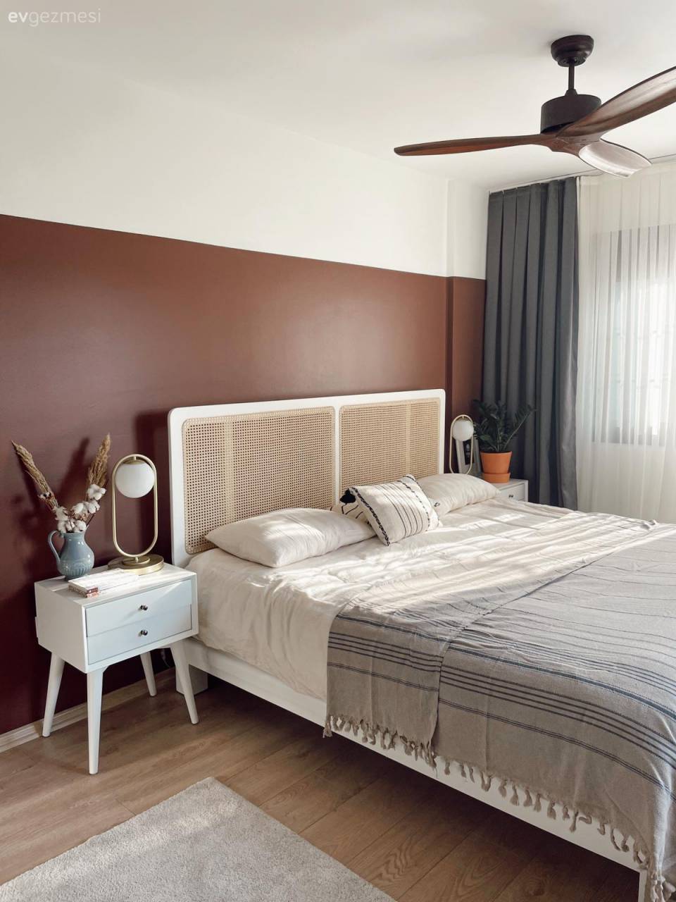 Sade Görünen Bu İzmir Evinde Sürpriz Çıkışlar Var