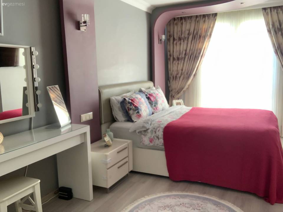 Yeşil Duvarlı Bu Evde Duvarlar Alanın Çekim Merkezi!