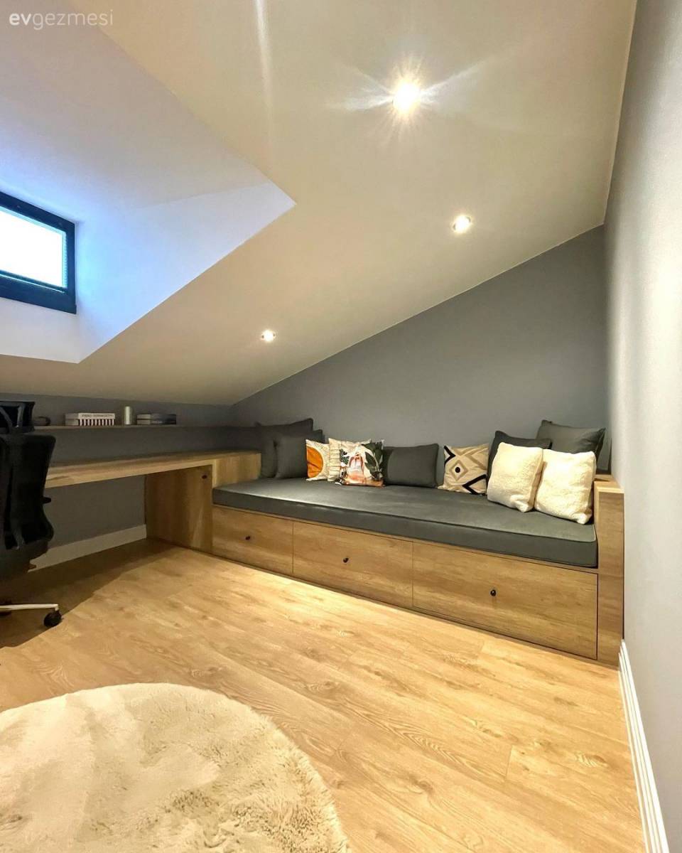 Acıbadem'deki Bu Fonksiyonel Çatı Katı Ayrı Bir Ev Büyüklüğünde