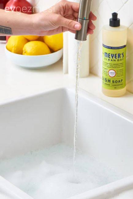 Evde Temizlenmesi Zor Yerleri Kolayca Silmek İçin 7 Taktik!