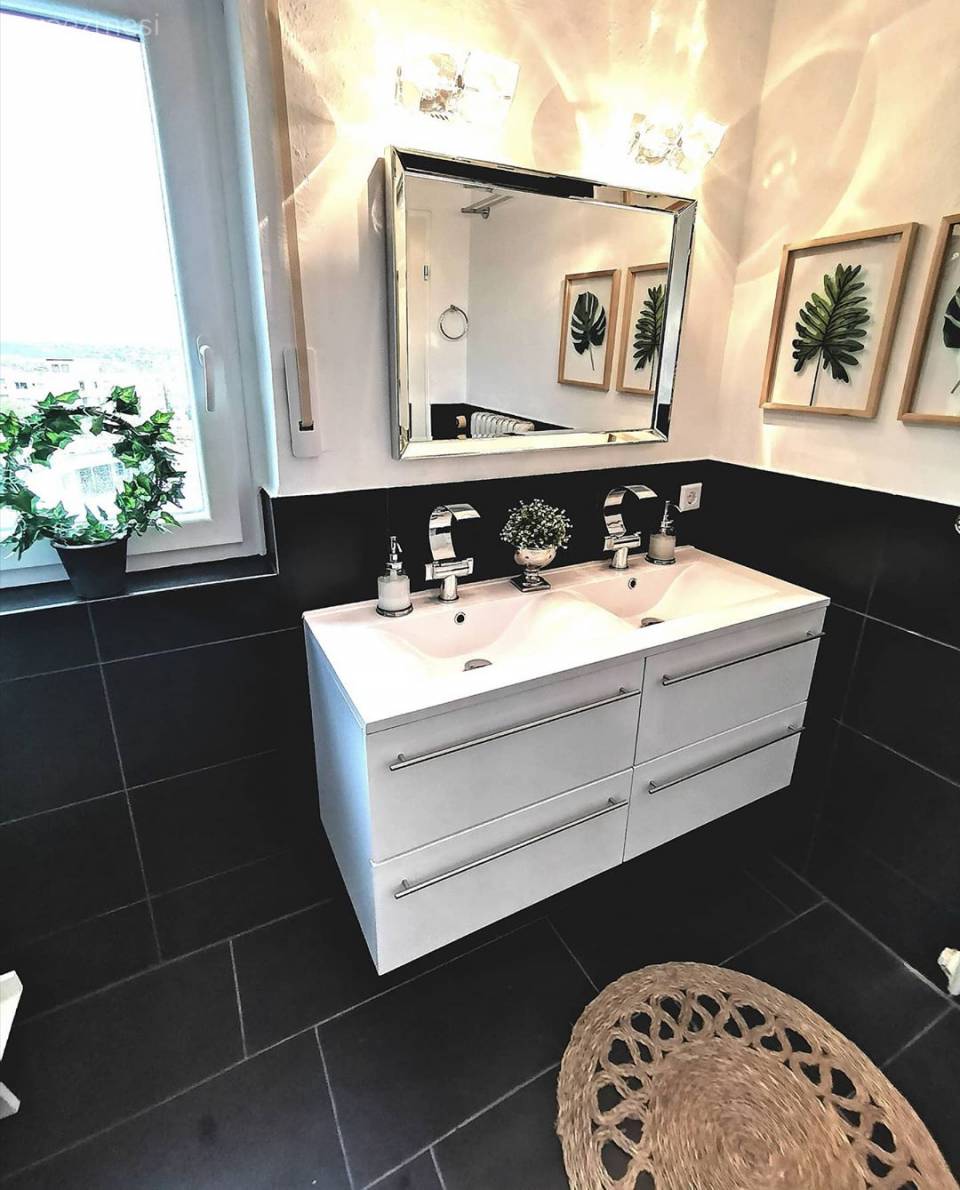 Banyo Dolabı Modelleri: Farklı Çeşitler ve Popüler Tasarımlar