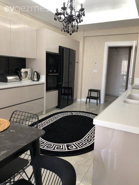 Bu Konya Mutfağının Bir Tarafı Siyah Diyor Diğeri De Beyaz