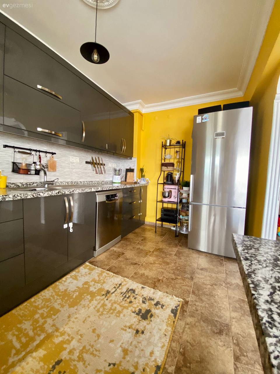 Modern Stile Rustik Detayları Katan Bu İzmir Evi Alabildiğine Doğal