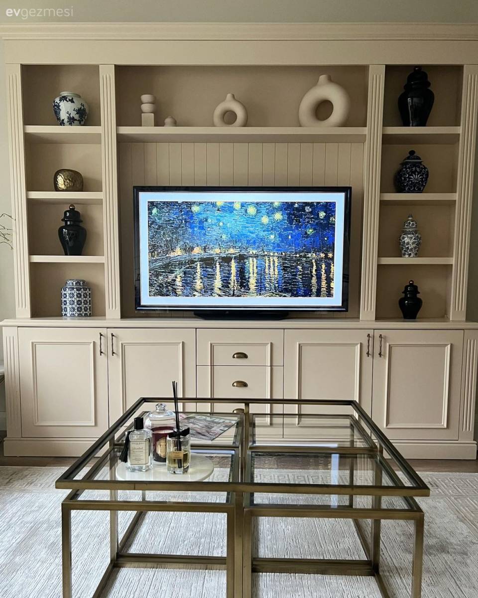 Bu İstanbul Evinde Ahşap Sıcaklığı ve Zarif Tasarımlar El Ele