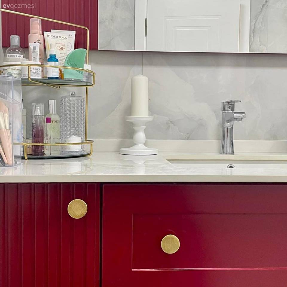 İki Banyosuyla Karşımıza Çıkan Bu Ev Dikkat Çekmede Başarılı