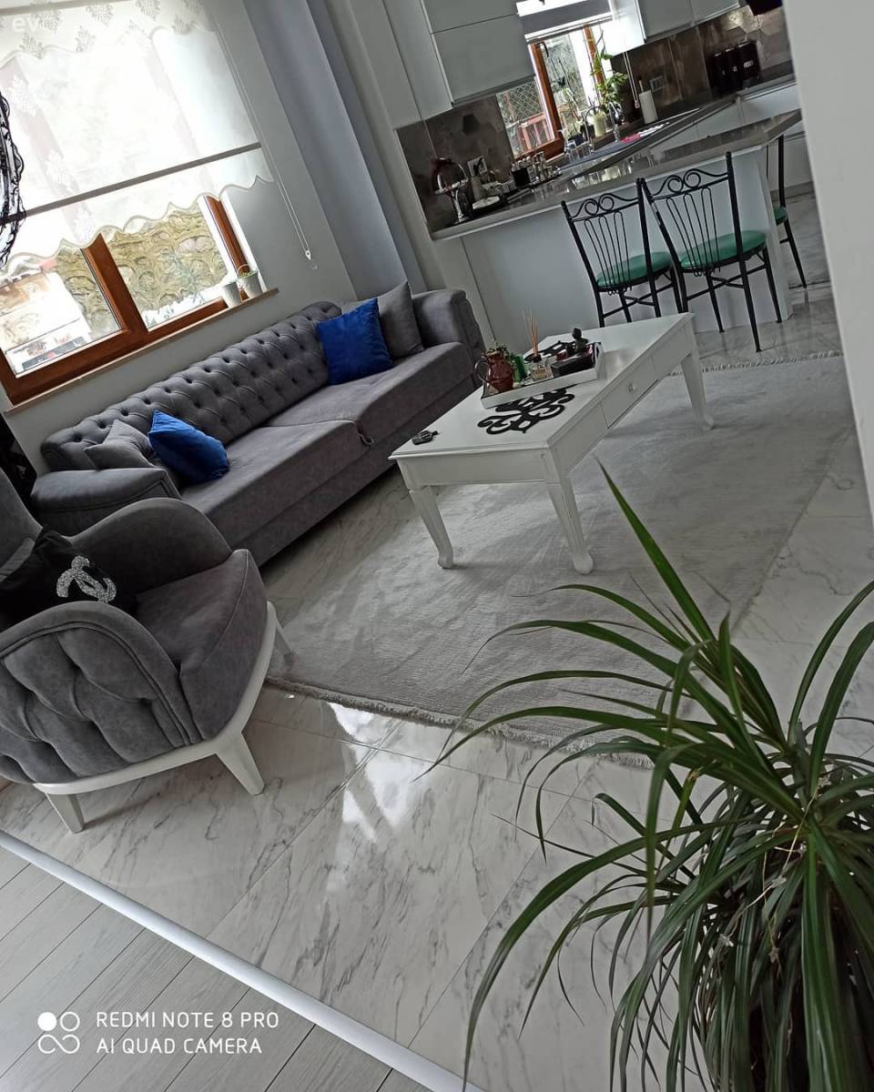 Denize Bakan Bu Giresun Evinde Duvarlar 