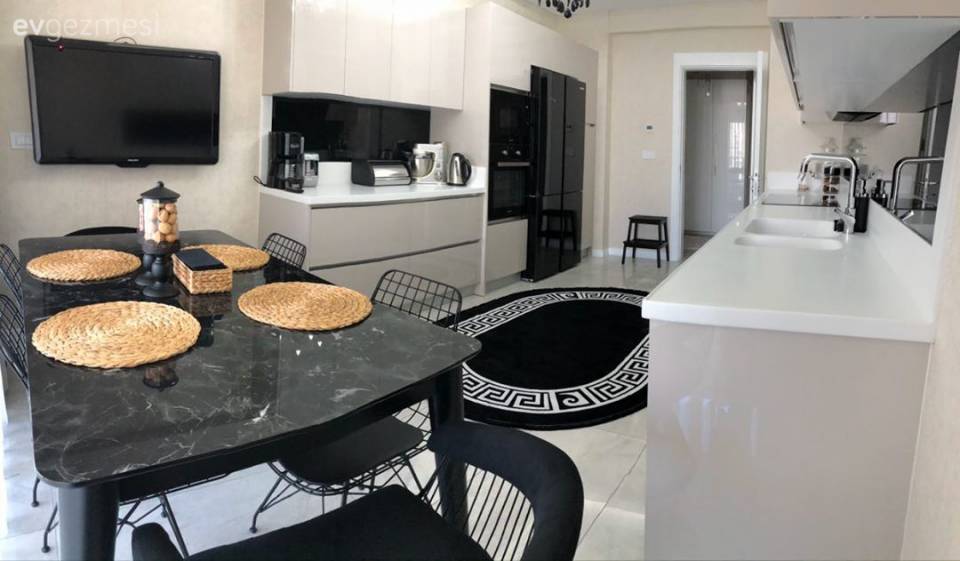 Bu Konya Mutfağının Bir Tarafı Siyah Diyor Diğeri De Beyaz