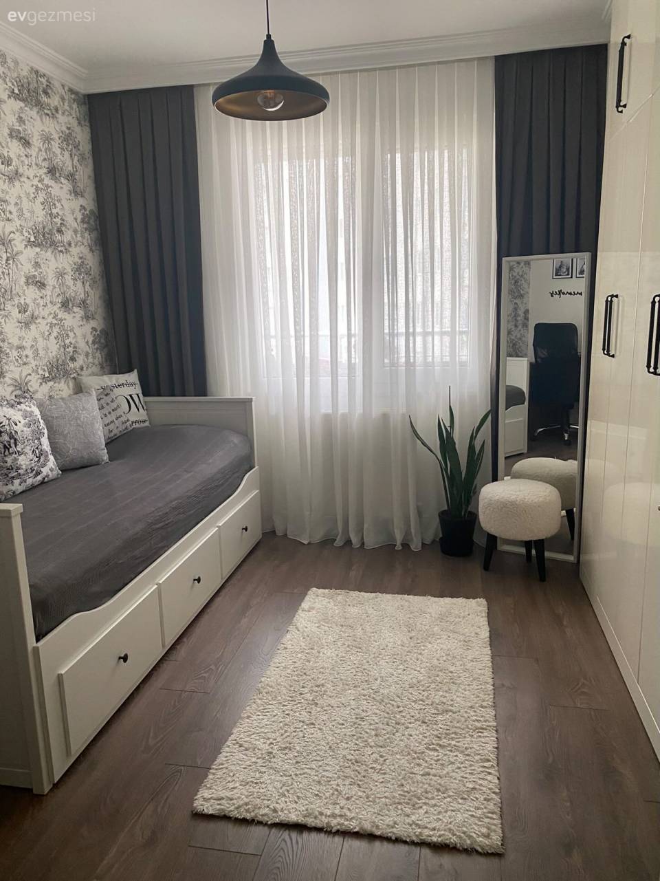 Bu İstanbul Evinde Her Duvarın Ayrı Bir Numarası Var