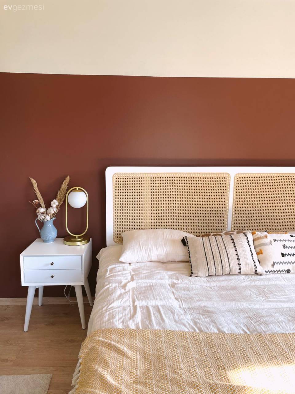 Sade Görünen Bu İzmir Evinde Sürpriz Çıkışlar Var