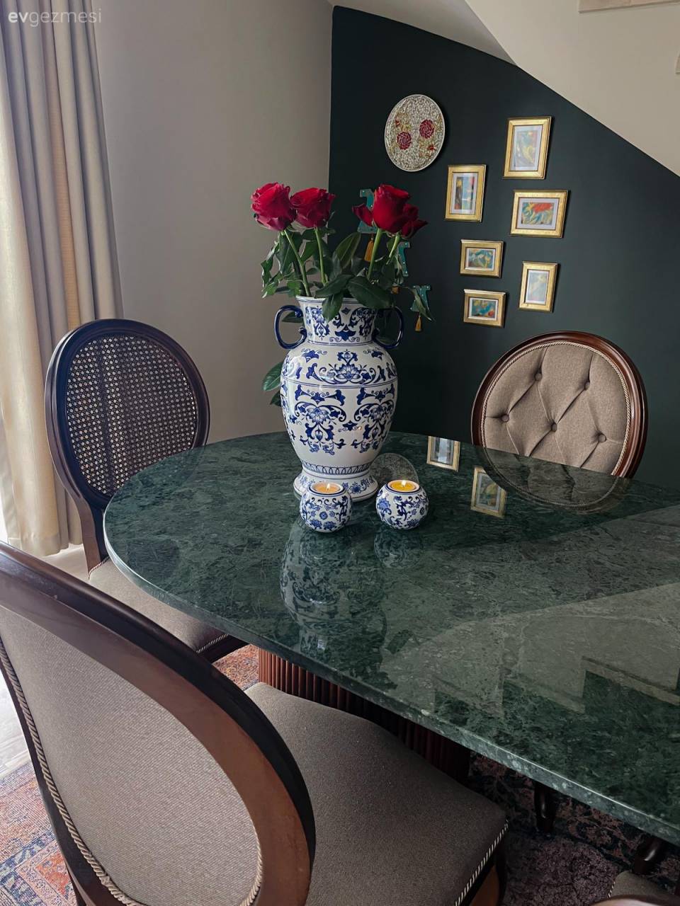 Bu İstanbul Evinde Tavanlar Kadar Enerji Seviyesi  De Çok Yüksek