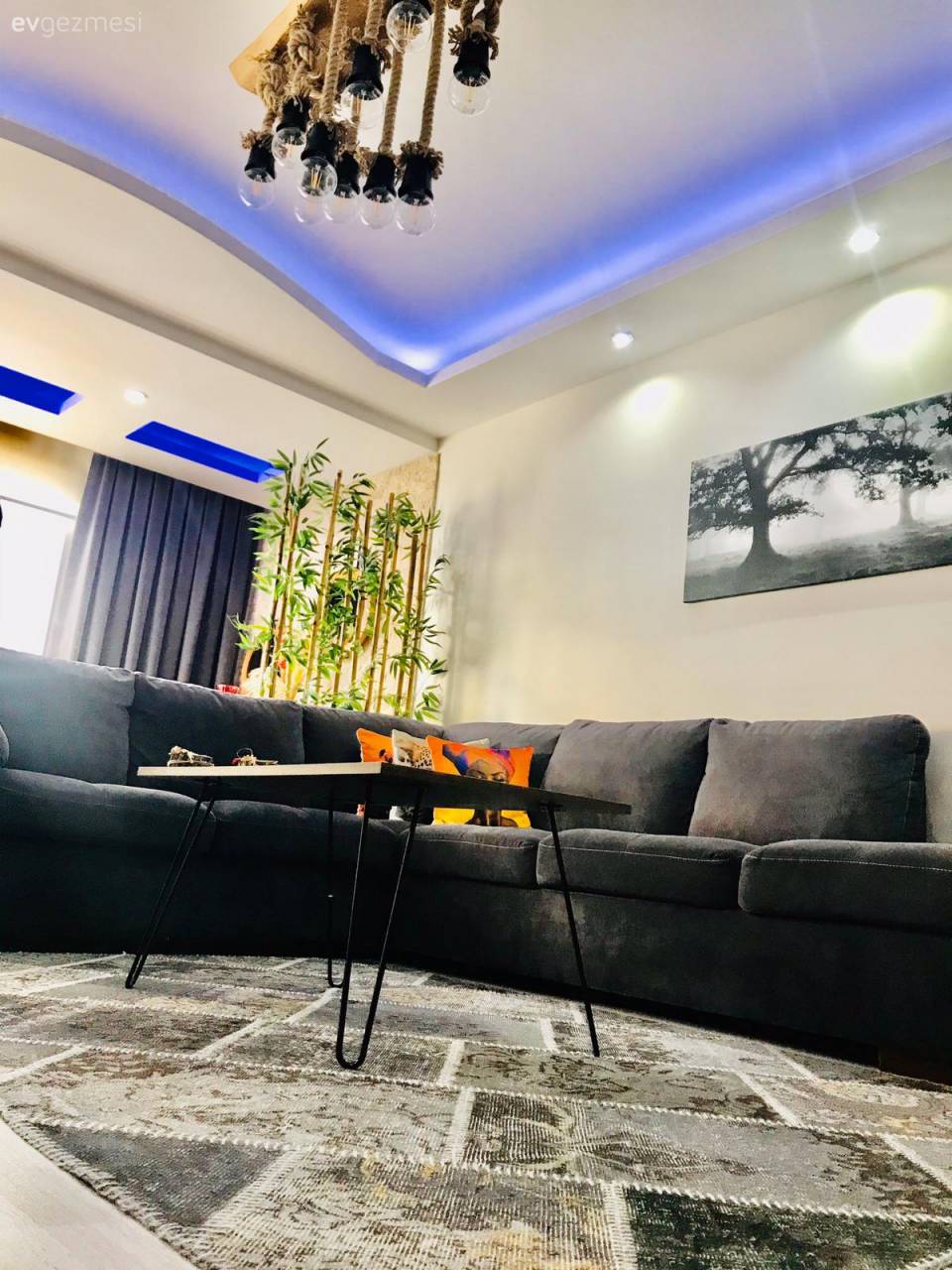 Bu Salonda Modern ve Rustiğin Dengeli Buluşması Var!