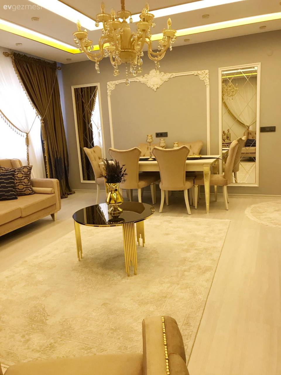 Bu Antalya Evinde Altın Dokunuşları Her Odayı Etkisi Altına Almış