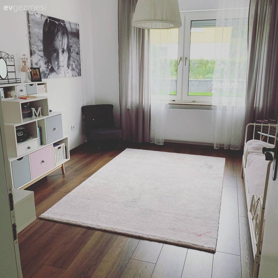 Ev Gezmesi: Işıltıya Yer Vermeden Dikkat Çeken Bir Dekor