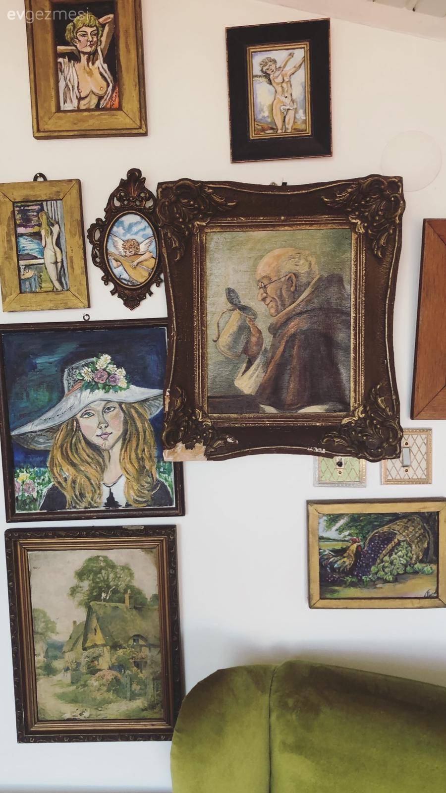 93 Yıllık Konağın Üstündeki Bu Evin Dışı Tablo, İçi de Sanat Galerisi