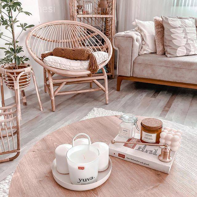 Bu Bohem Evde Hasır ve Ahşabın Farklı Formlarına Çokça Yer Verilmiş