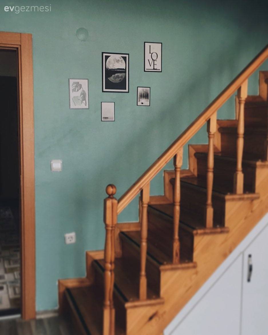 İki Katlı Bu Evin Bir Tarafı Rustik Diğer Tarafı Modern!