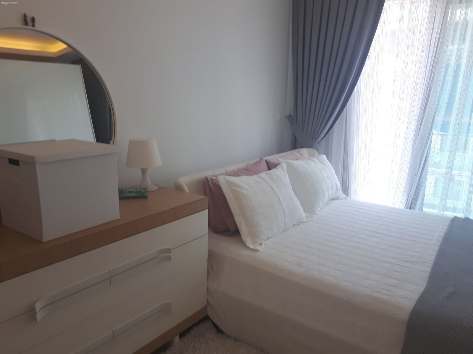 Yatak odasi ve mutfak