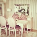 Pembe detaylı zarif ve ince ruhlu bir ev..