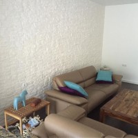 Doğal ahşap mobilyalarla rahat ve sade bir ev