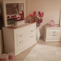 Şirin Hanım'ın pembeler ve çiçek desenler içindeki country tarzı evi