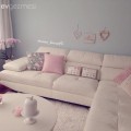 Beyaza eşlik eden pastel tonlarla abartıdan uzak, narin bir ev..