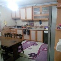 Sevda Hanım'ın boyayarak yeni bir hayat verdiği mutfağı