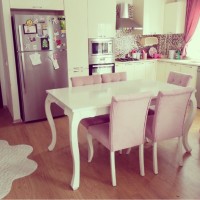 Pastel renklerle cıvıl cıvıl bir ev