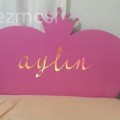 Tülin hanımın kızı Aylin için yaptığı el emeği prenses yatak başlığı..