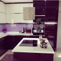 Kadriye hanımın mor renkli, şık mutfağı..