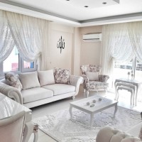 Sinem hanımın açık renklerle iç açıcı ve zevkli evi..