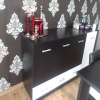 Siyah-beyaz'dan Akdeniz esintili bir salona..