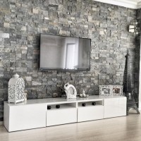 Açık tonlar ve sade aksesuarlarla modern ve şık bir ev