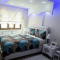 Genç çiftin modern ve şık evinde misafiriz.