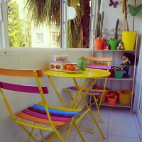 Baştan aşağı yenilenen bir evde, modern ve ferah bir dekor..